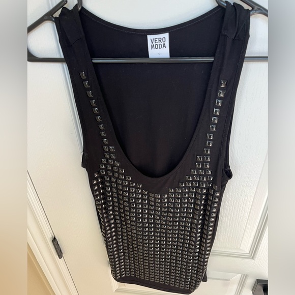 Vero Moda black tank top with black studs-Size small - Picture 5 of 9